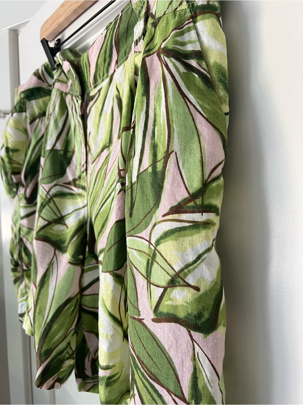 Tommy Bahama 100% Linen Tropical Leaf Shorts Fits Like Size 16 Pink Green - Picture 4 of 13